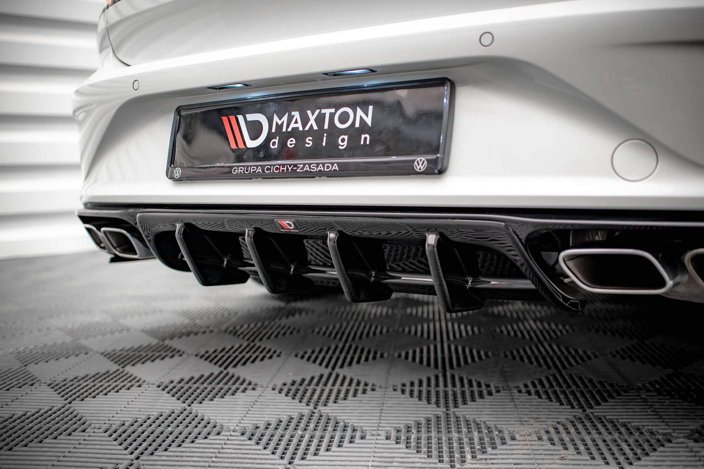 Insertie difuser Maxton Design pentru Volkswagen Arteon R dupa 2020, lac negru