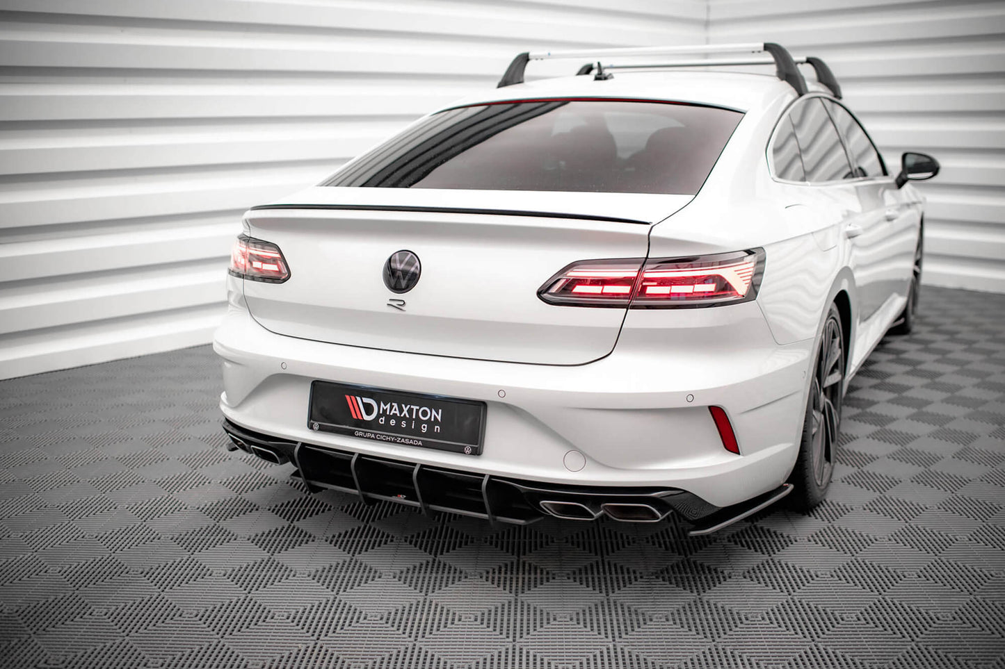 Difuser insert Maxton Design pentru Volkswagen Arteon R dupa 2020, negru mat
