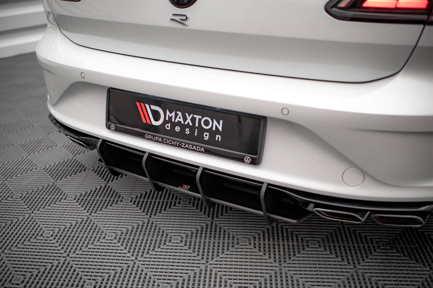 Difuser insert Maxton Design pentru Volkswagen Arteon R dupa 2020, negru mat