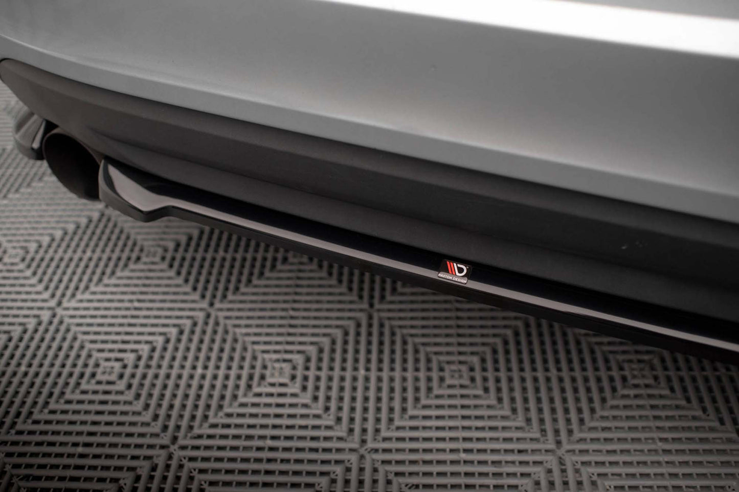 Maxton Design insertie difuser pentru Volvo S60 R-Design Mk2 (2010-2014), negru lacuit