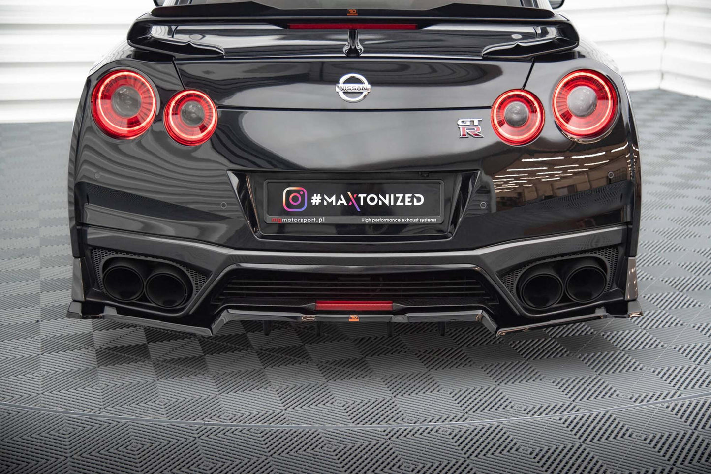 Extensie bara spate Maxton Design pentru Nissan GTR R35 (2016-2022), negru lucios