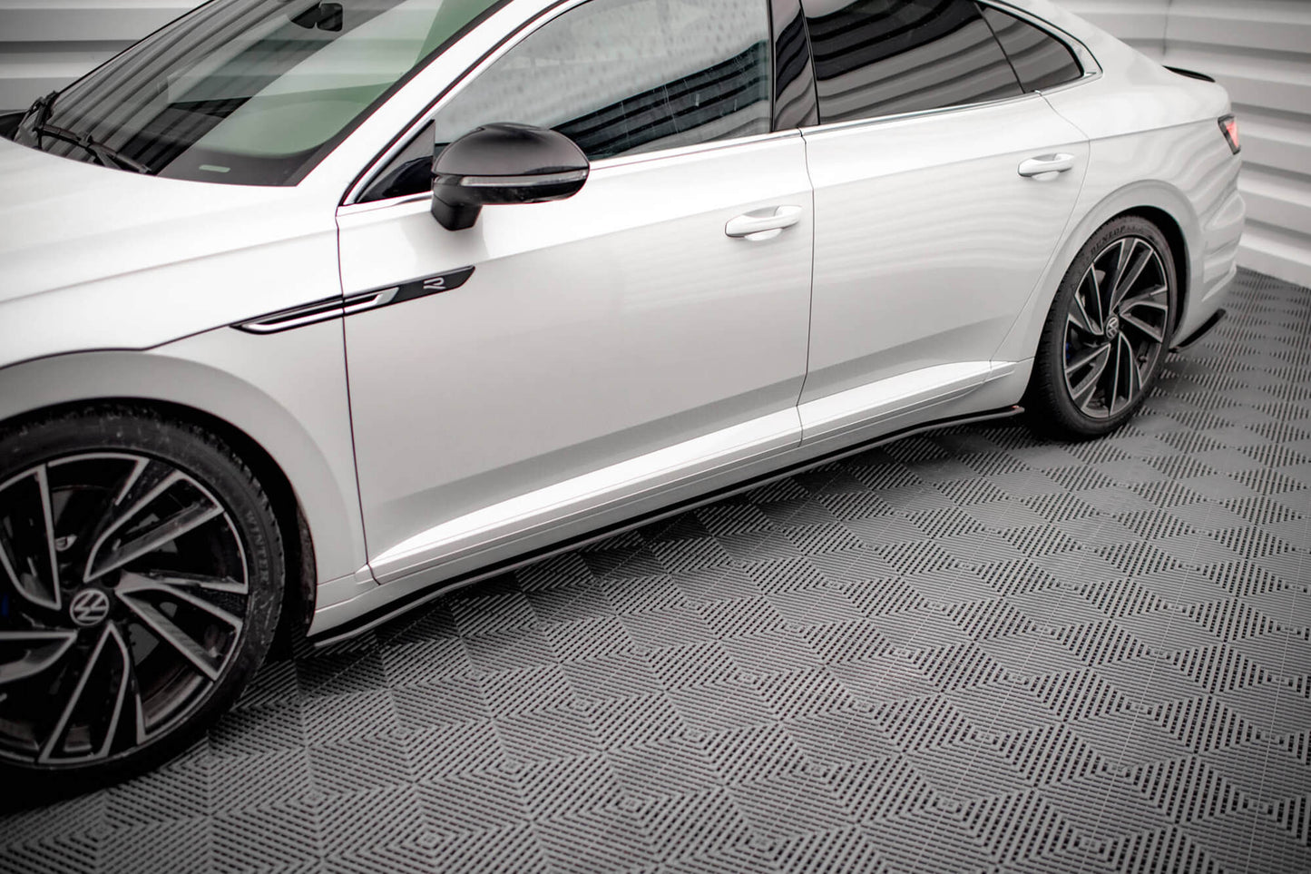 Insertii praguri Maxton Design versiunea 2 pentru Volkswagen Arteon R, R-line dupa 2020, negru mat