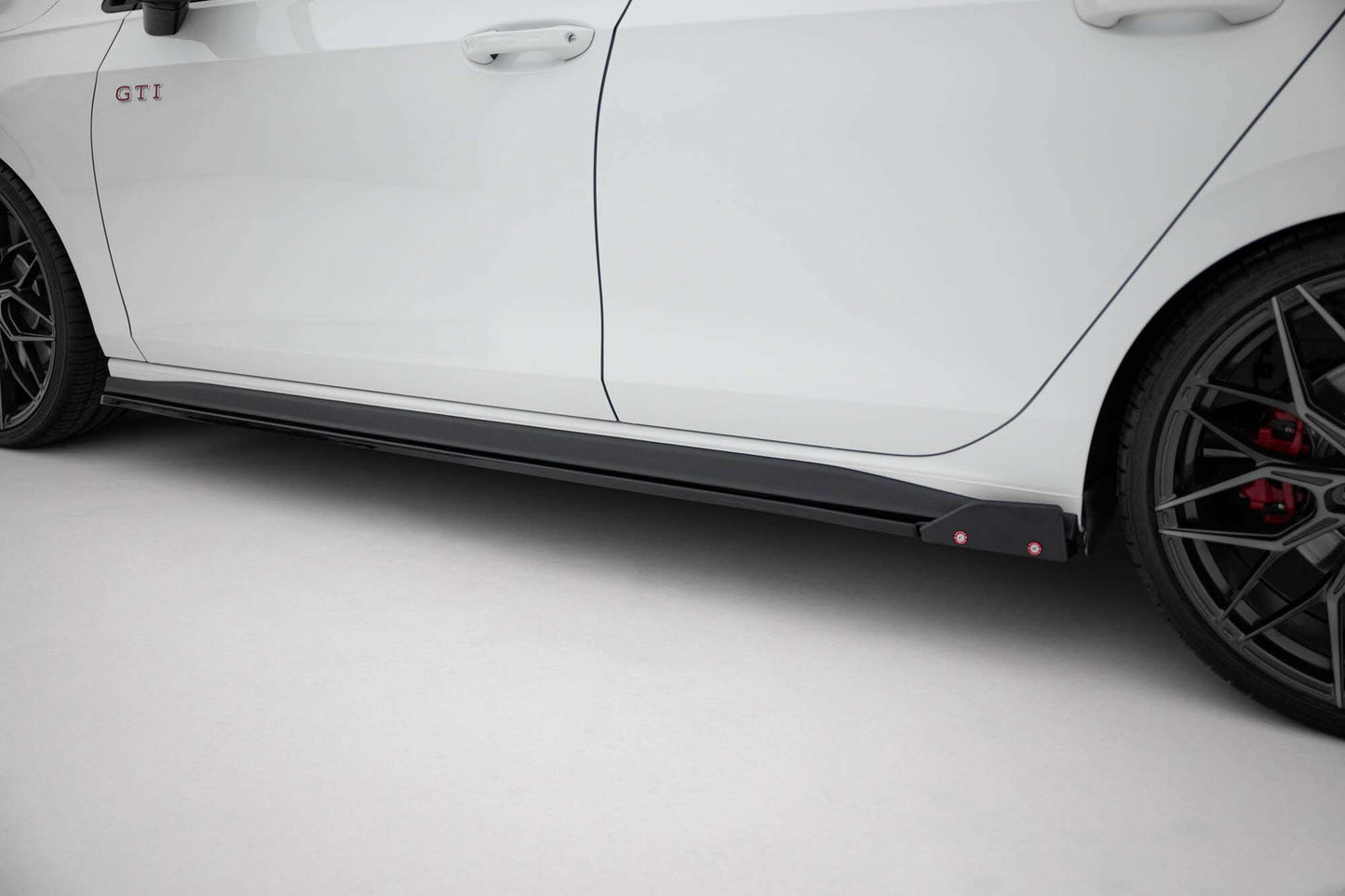 Maxton Design extensii praguri versiunea 2 pentru Volkswagen Golf GTI, GTE, GTI Clubsport, GTD, R-Line Seria VIII (2020-2024), lac negru