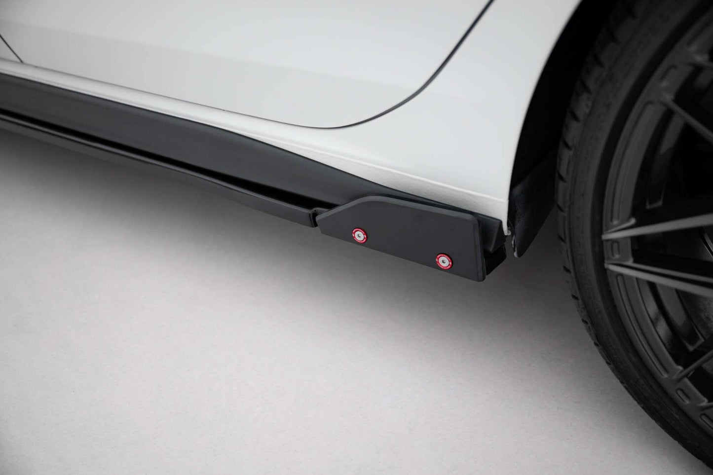 Maxton Design extensii praguri versiunea 2 pentru Volkswagen Golf GTI, GTE, GTI Clubsport, GTD, R-Line Seria VIII (2020-2024), lac negru