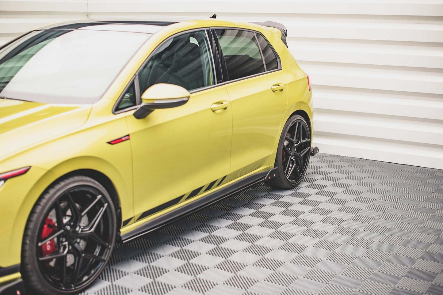 Maxton Design extensii praguri versiunea 2 pentru Volkswagen Golf GTI, GTE, GTI Clubsport, GTD, R-Line Seria VIII (2020-2024), lac negru