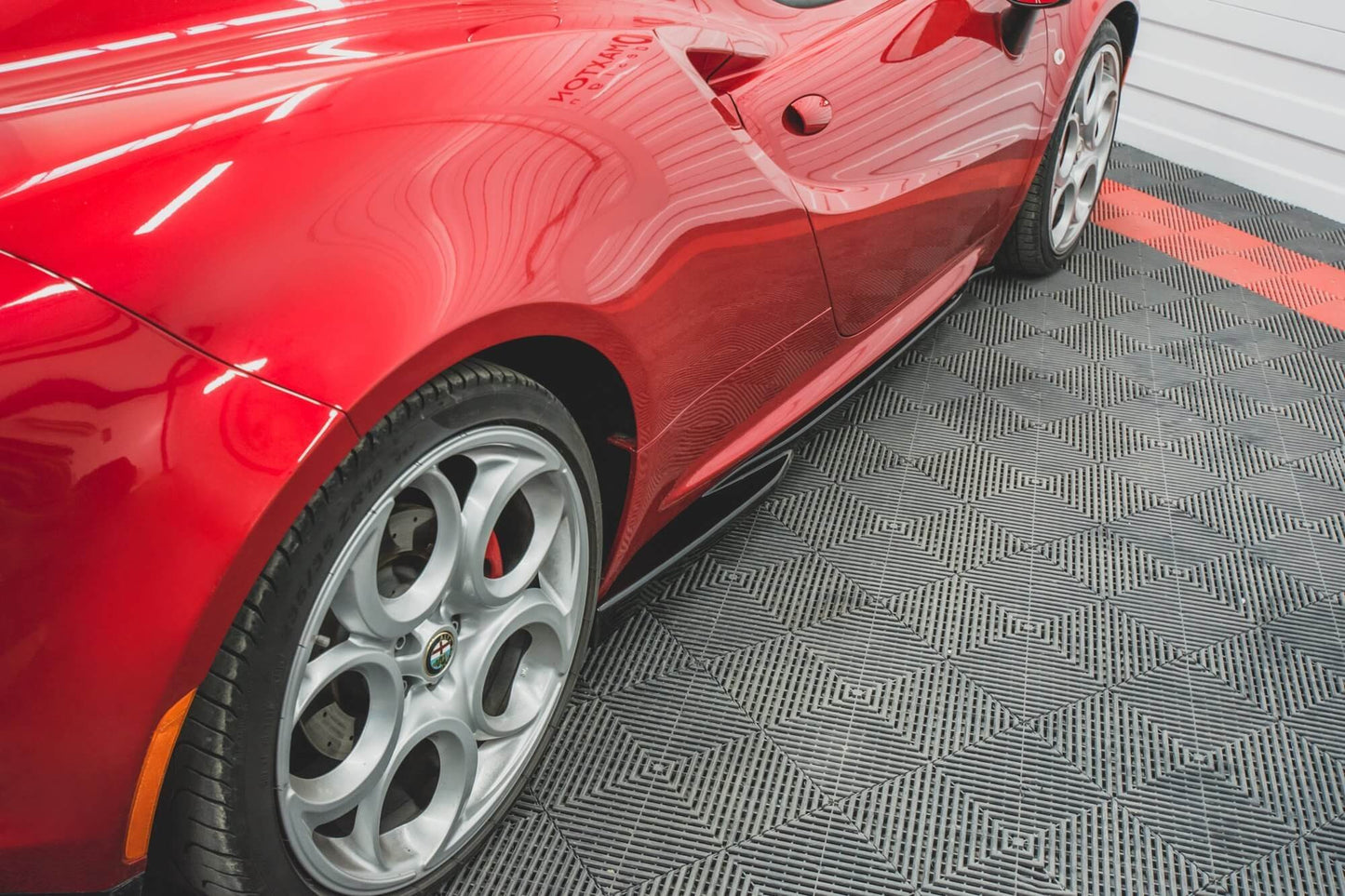 Maxton Design add-on-uri pentru Alfa Romeo 4C 2013-2017 praguri, negru mat