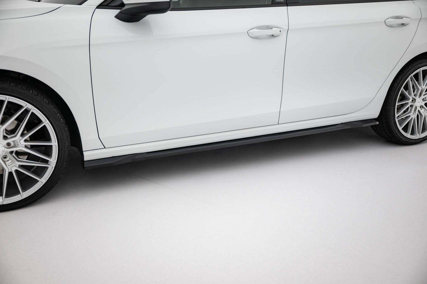 Praguri Maxton Design pentru Volkswagen Passat B9 (dupa 2024), lac negru