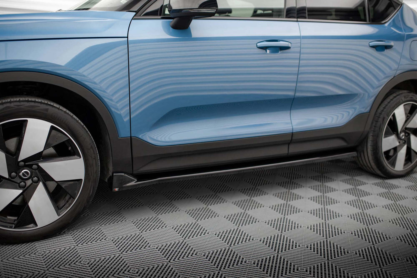 Praguri Maxton Design pentru Volvo C40 (dupa 2021), negru lucios