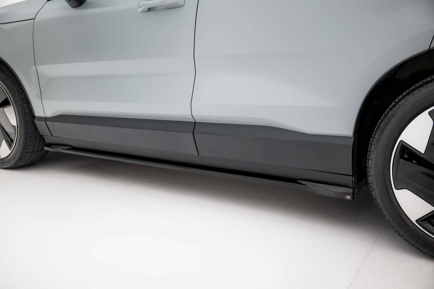 Praguri Maxton Design pentru Volvo EX30 (dupa 2023), negru lucios