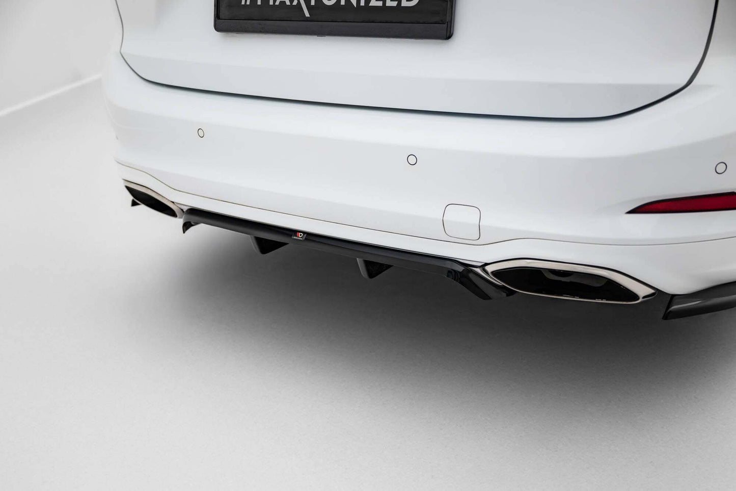 Extensii pentru bara spate Maxton Design pentru Ford Focus Vignale break (2018-2021), lac negru