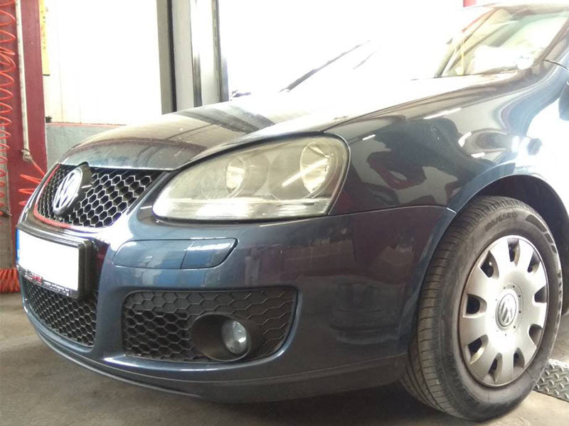 Bara fata GTi pentru VW Golf V (2003-2008) fara PDC/halogene, grila neagra, capac spalator inclus