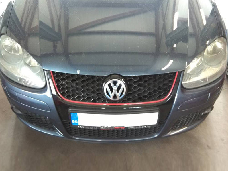 Bara fata GTi pentru VW Golf V (2003-2008) fara PDC/halogene, grila neagra, capac spalator inclus