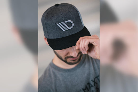 Sapca Maxton Design grafit cu logo gri