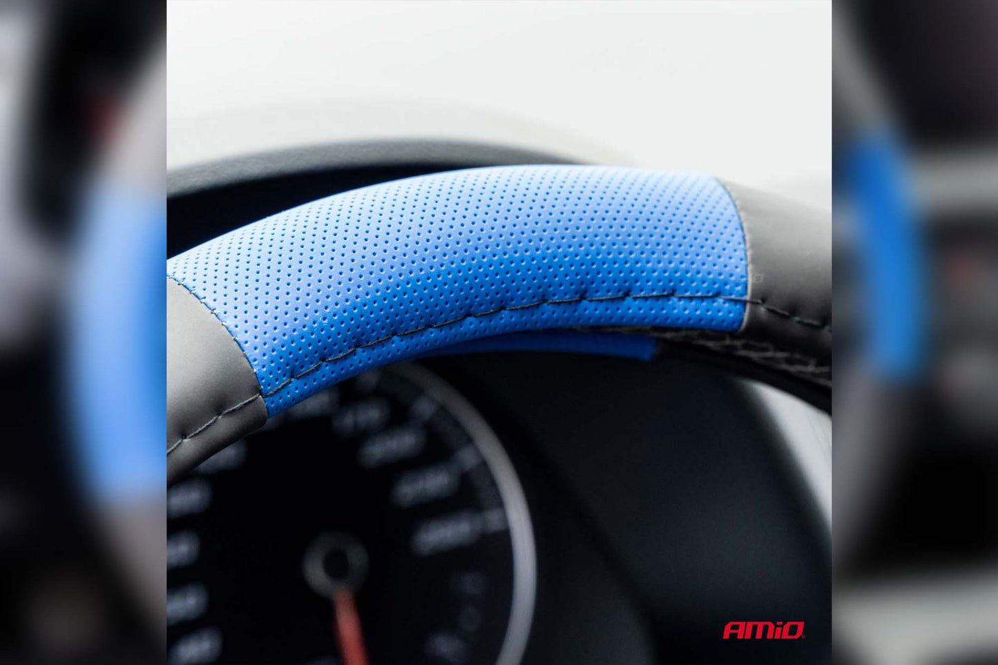 Husa volan Amio 37-39cm, neagra cu dungi albastre