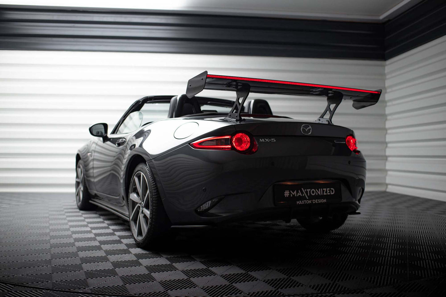 Spoiler JDM Maxton Design din carbon, model aripa cu stop de frana LED pentru Mazda MX-5 ND (dupa 2015)