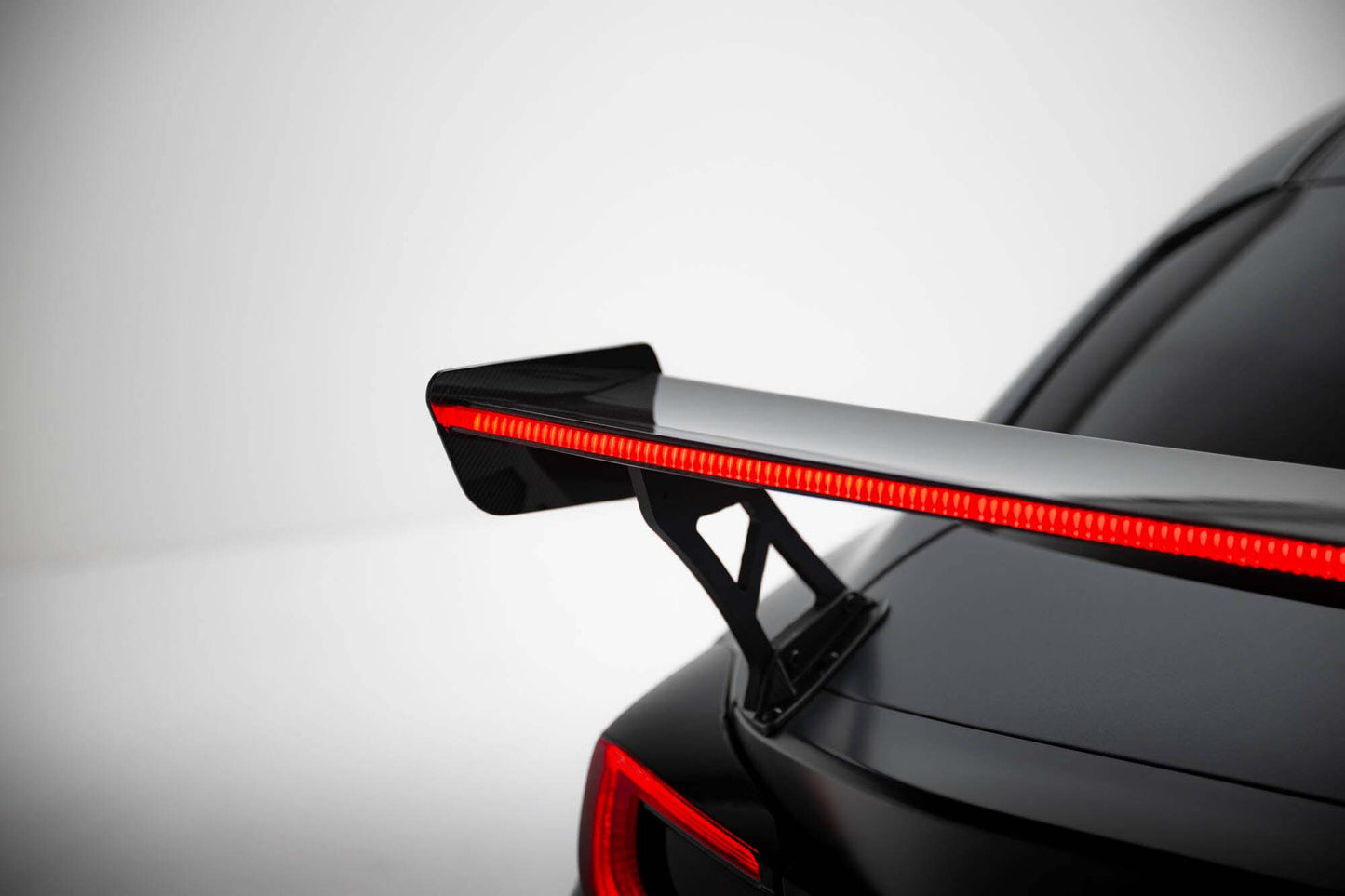 Spoiler / Wing Maxton Design din fibra de carbon pentru aripa portbagajului cu stop frana LED pentru Toyota GR86 (dupa 2021)