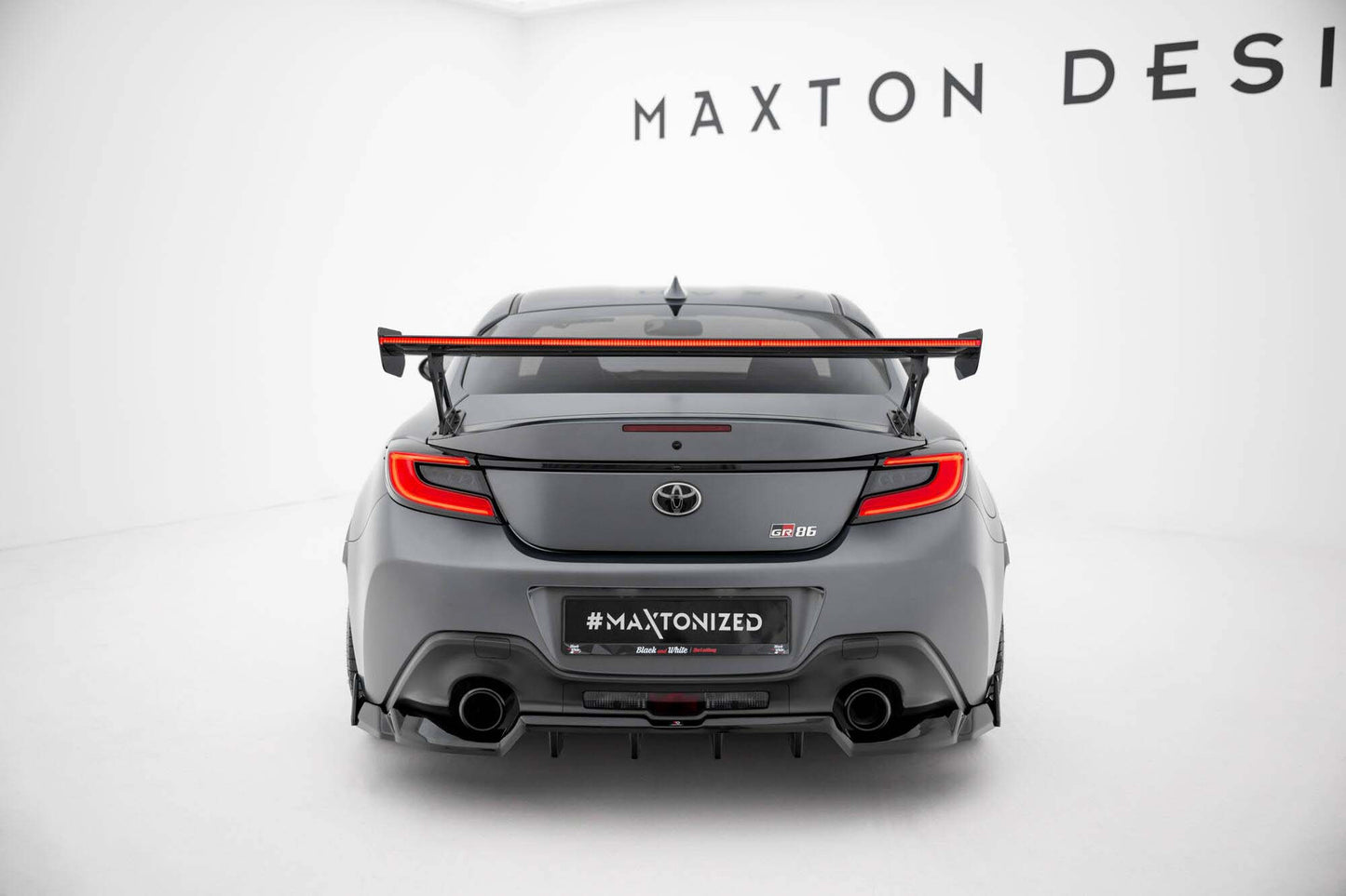 Spoiler / Wing Maxton Design din fibra de carbon pentru aripa portbagajului cu stop frana LED pentru Toyota GR86 (dupa 2021)