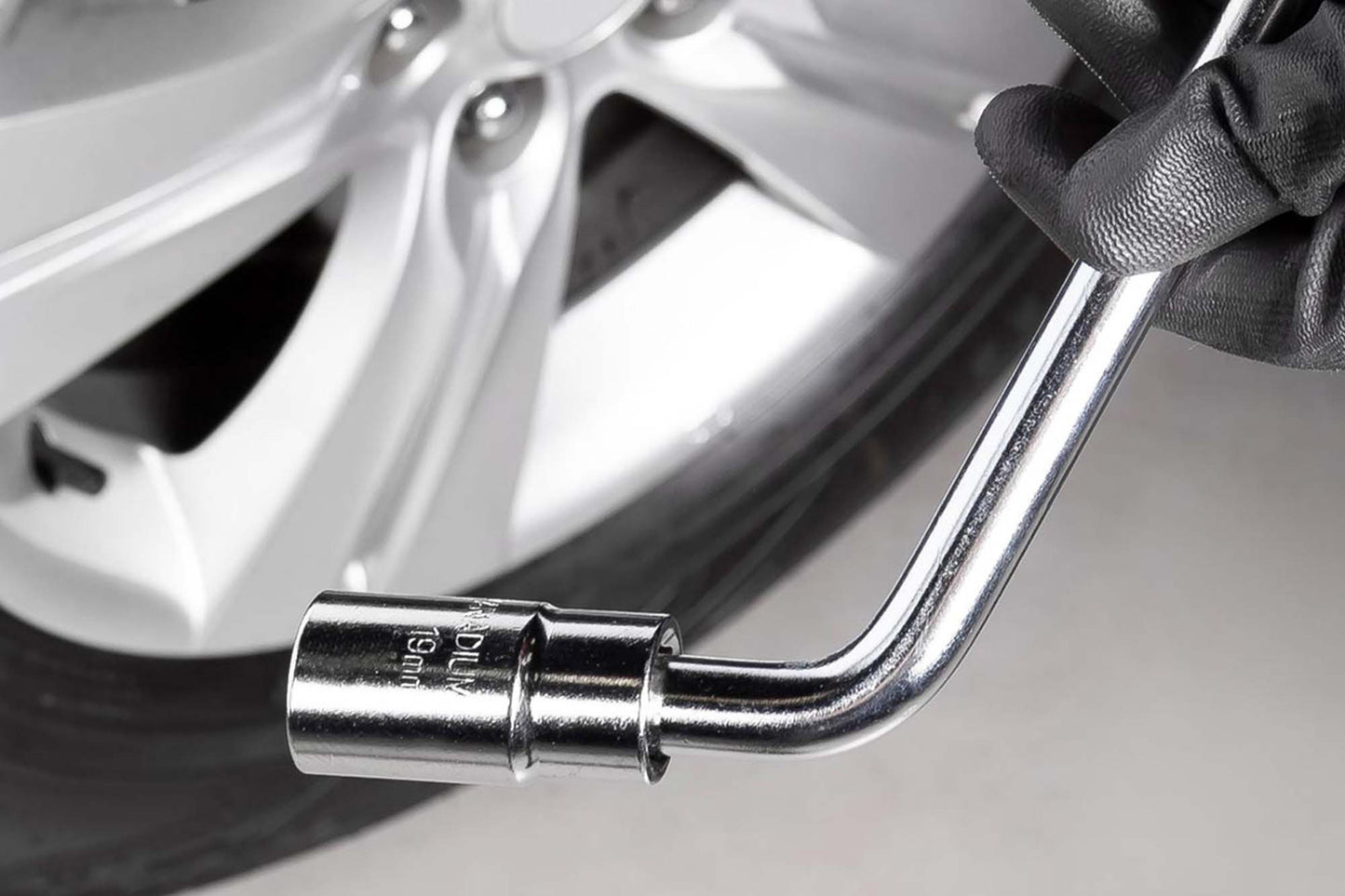 Amio Wrench for unscrewing screws and nuts, with telescopic handle 34-55 cm, with two ends 17/19/21/23 mm