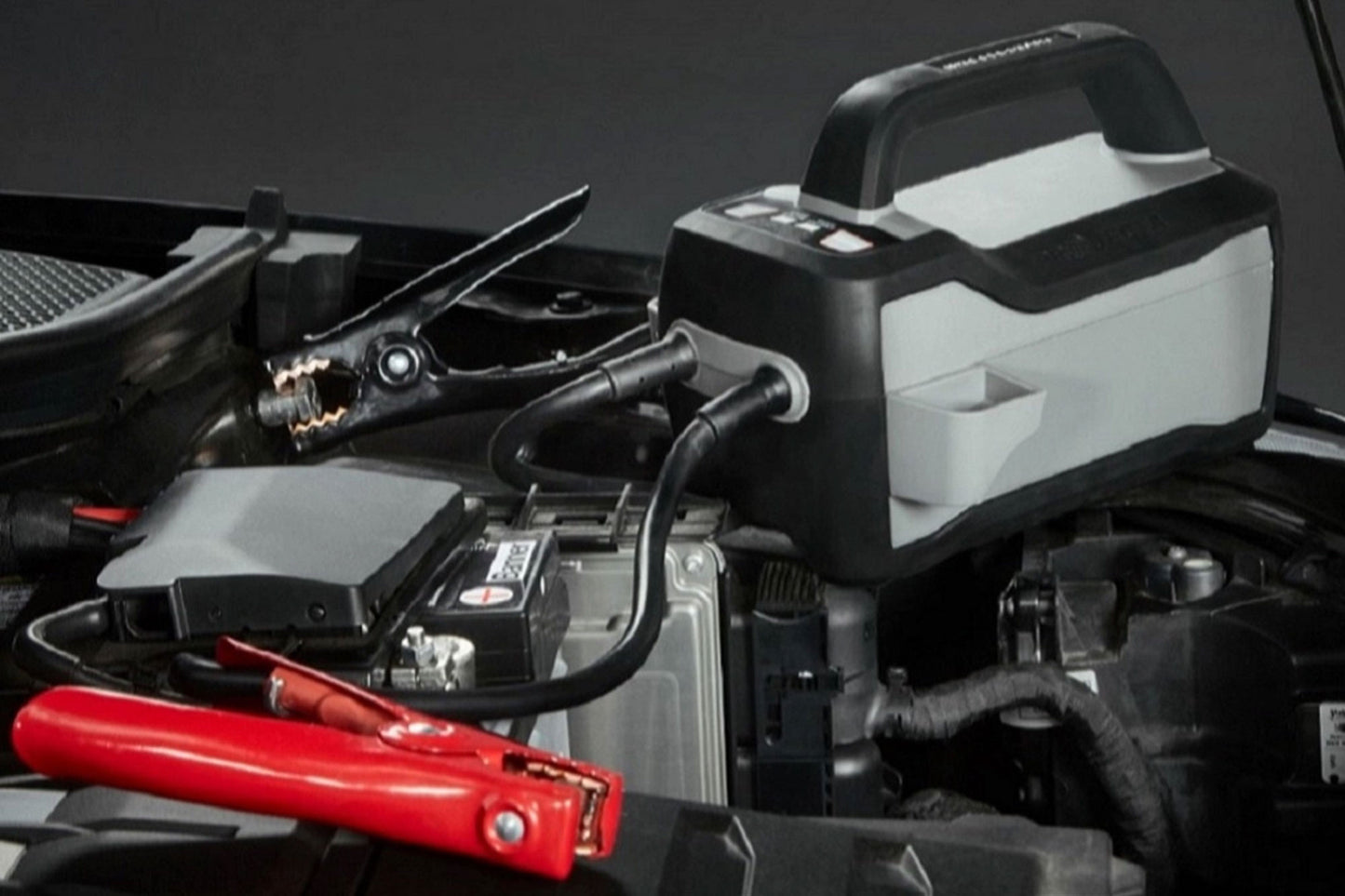 Baterie externa profesionala Ring pentru pornirea motoarelor de pana la 8L, 12V, 300-600A