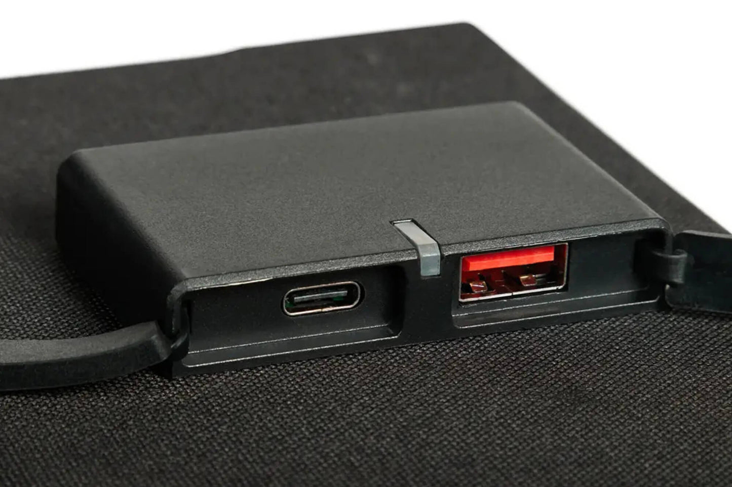 Panou mobil solar pliabil Osram pentru incarcare dispozitive portabile 20W cu incarcator USB inclus