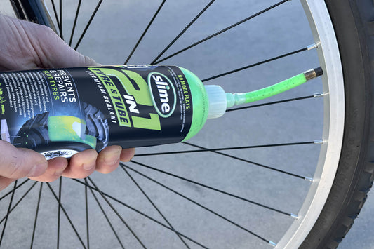 Slime 2-in-1 Sigilant Anvelope si Camere, previne si repara, potrivit pentru toate vehiculele off-highway, 473ml