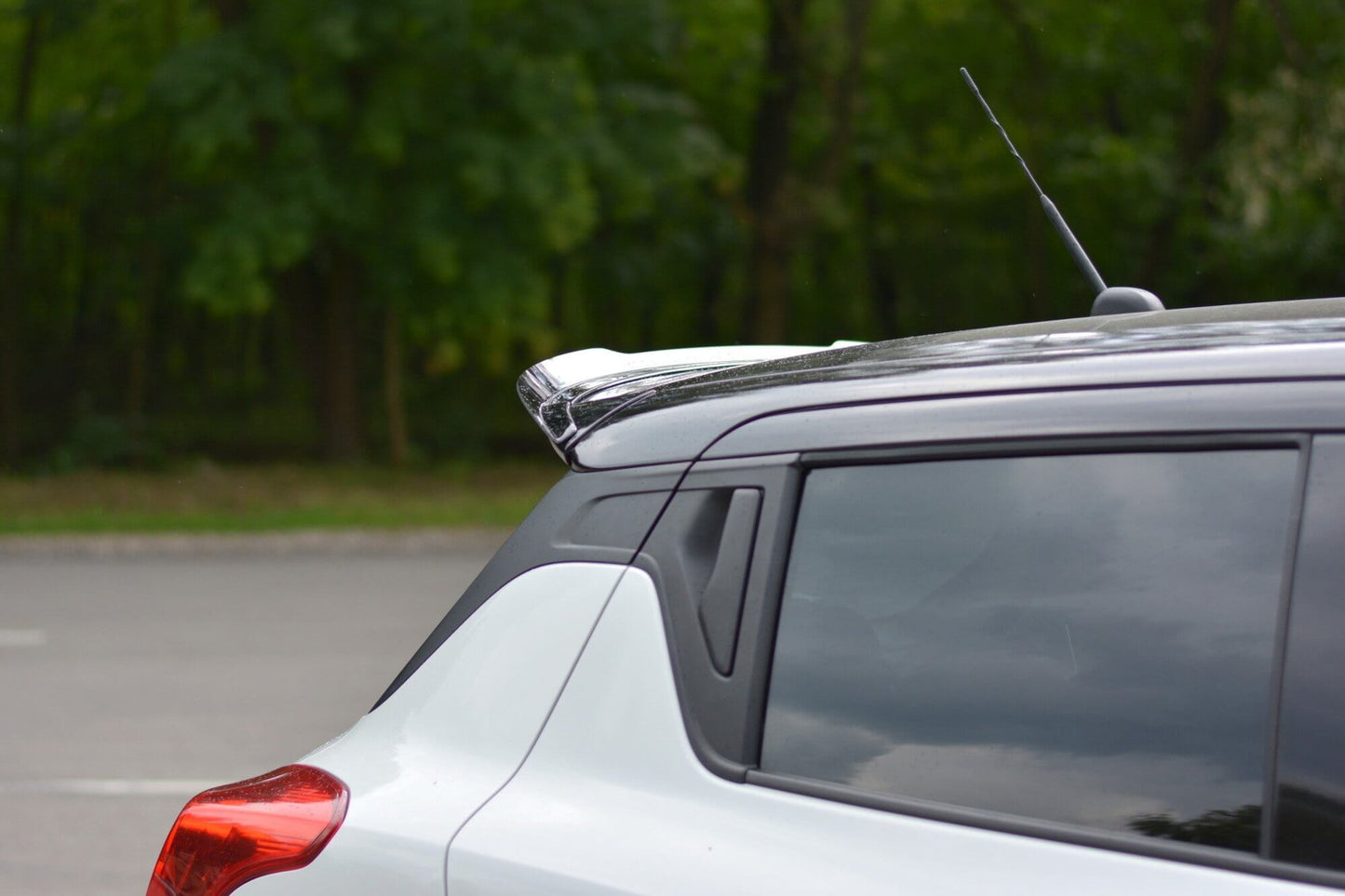 Spoiler Maxton Design tip Sport pentru portbagaj Suzuki Swift dupa 2018, lac negru
