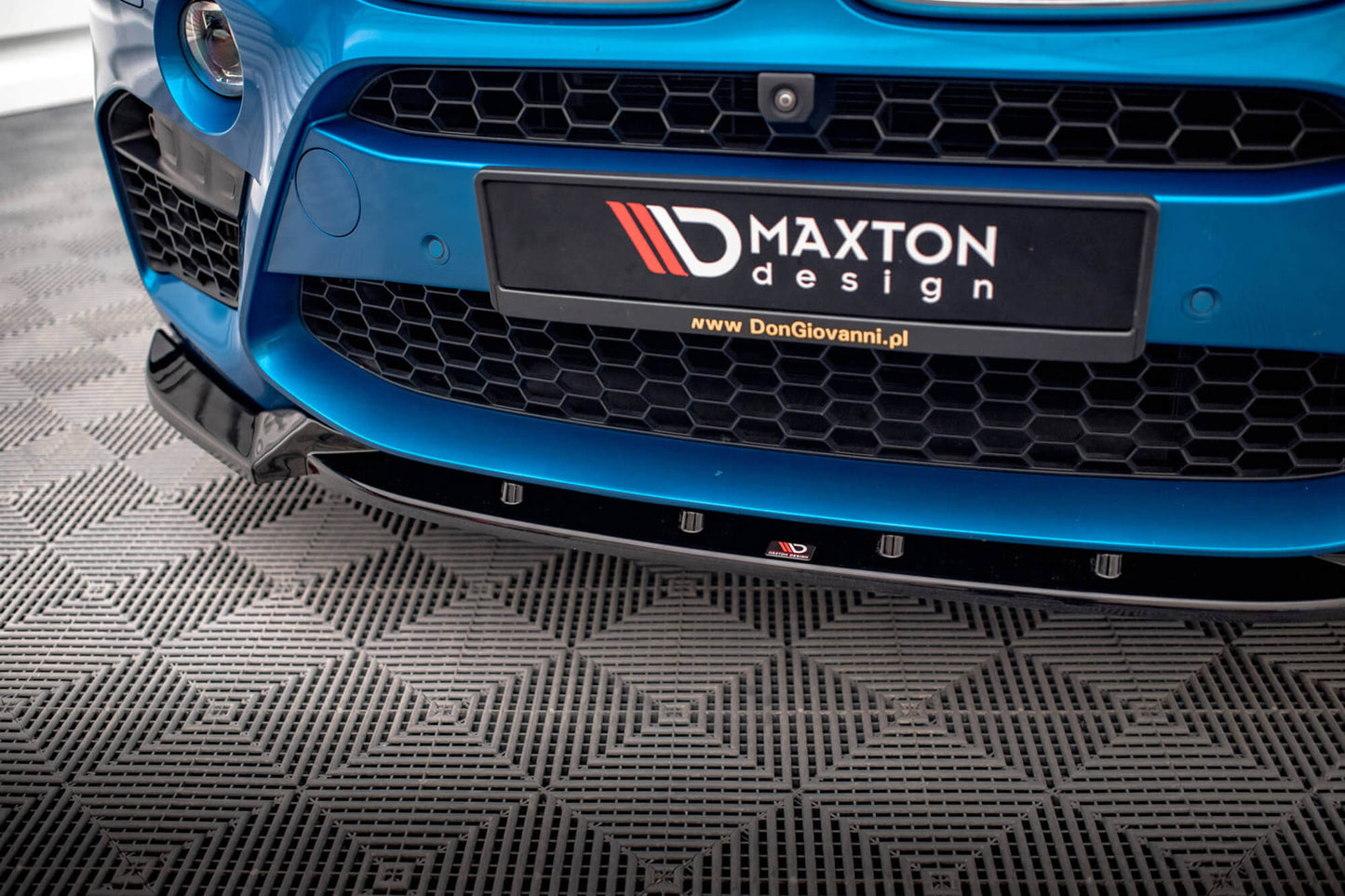 Splitter Maxton Design versiunea 1 pentru bara fata BMW X5M F85, X6M F86 (2014-2018), negru mat