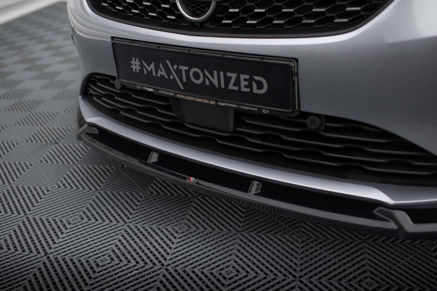 Splitter Maxton Design versiunea 1 pentru bara fata Opel Corsa F dupa 2019, lac negru
