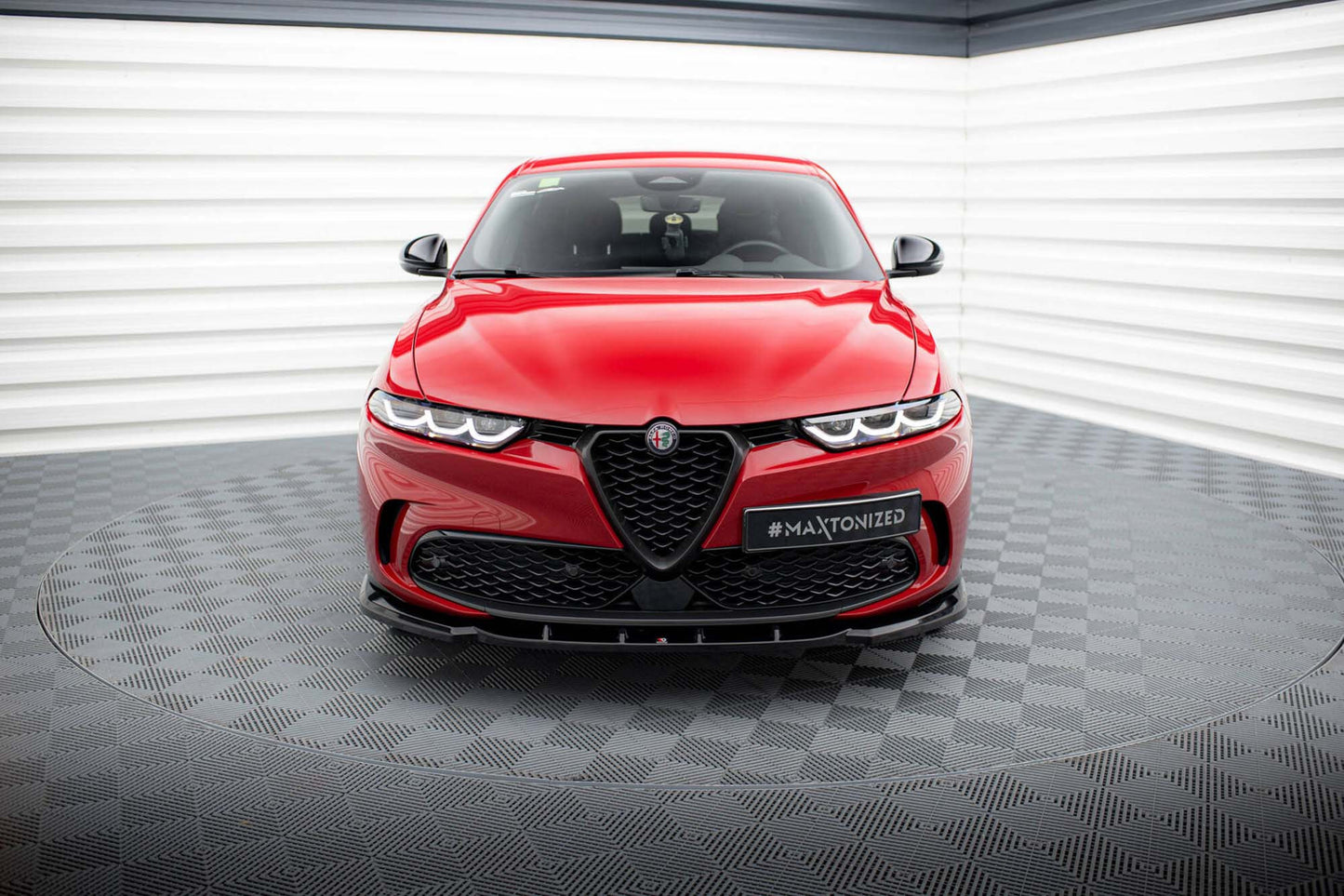 Spoiler Maxton Design versiunea 2 pentru Alfa Romeo Tonale bara față după 2022, negru lucios
