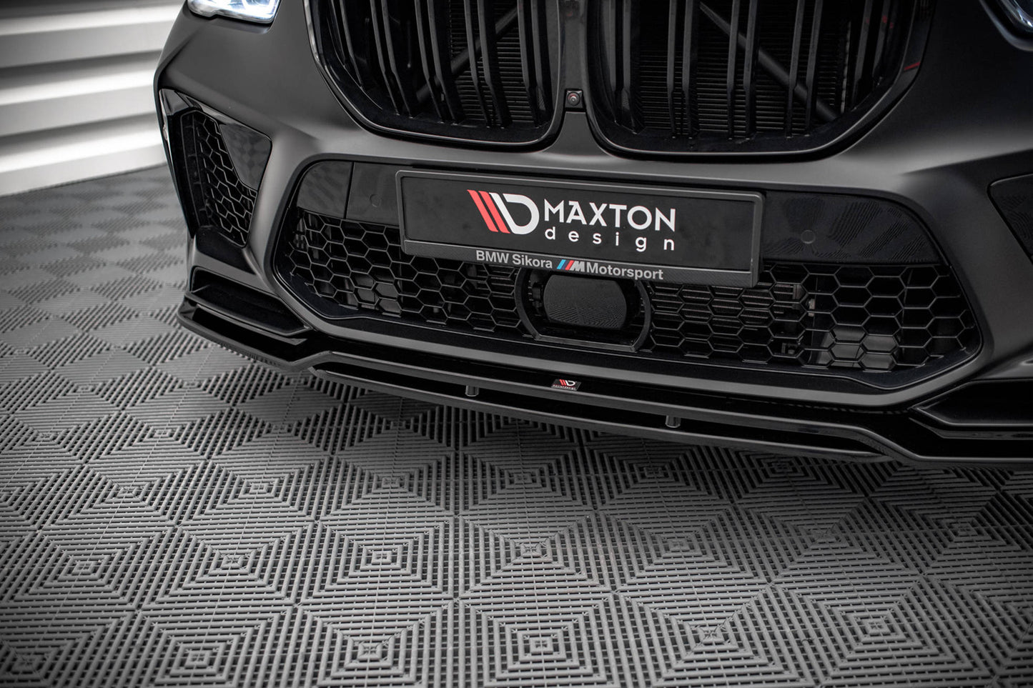 Splitter Maxton Design versiunea 3 pentru bara fata BMW X5M F95 (dupa 2018), negru lacuit