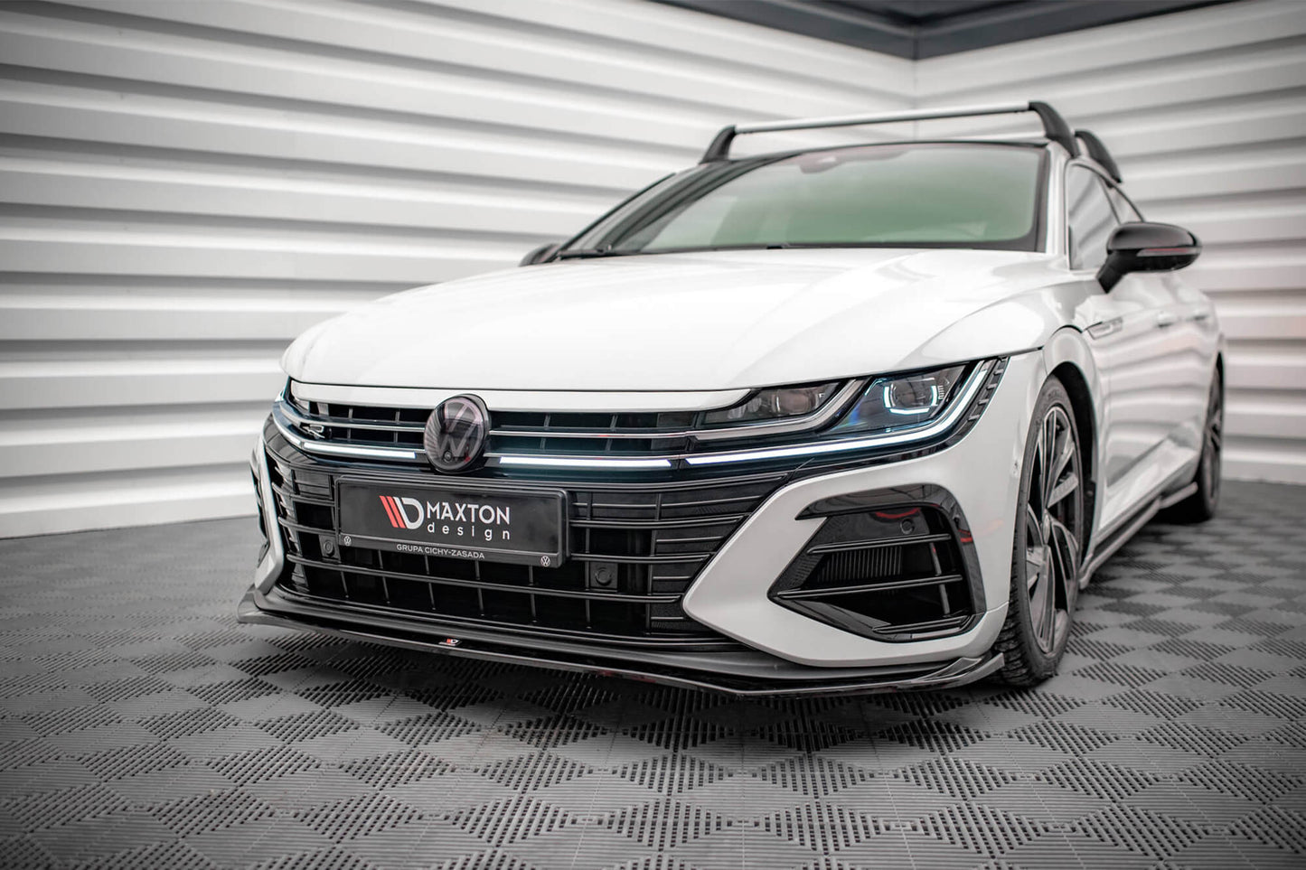 Splitter versiunea 3 Maxton Design pentru bara fata Volkswagen Arteon R dupa 2020, negru mat