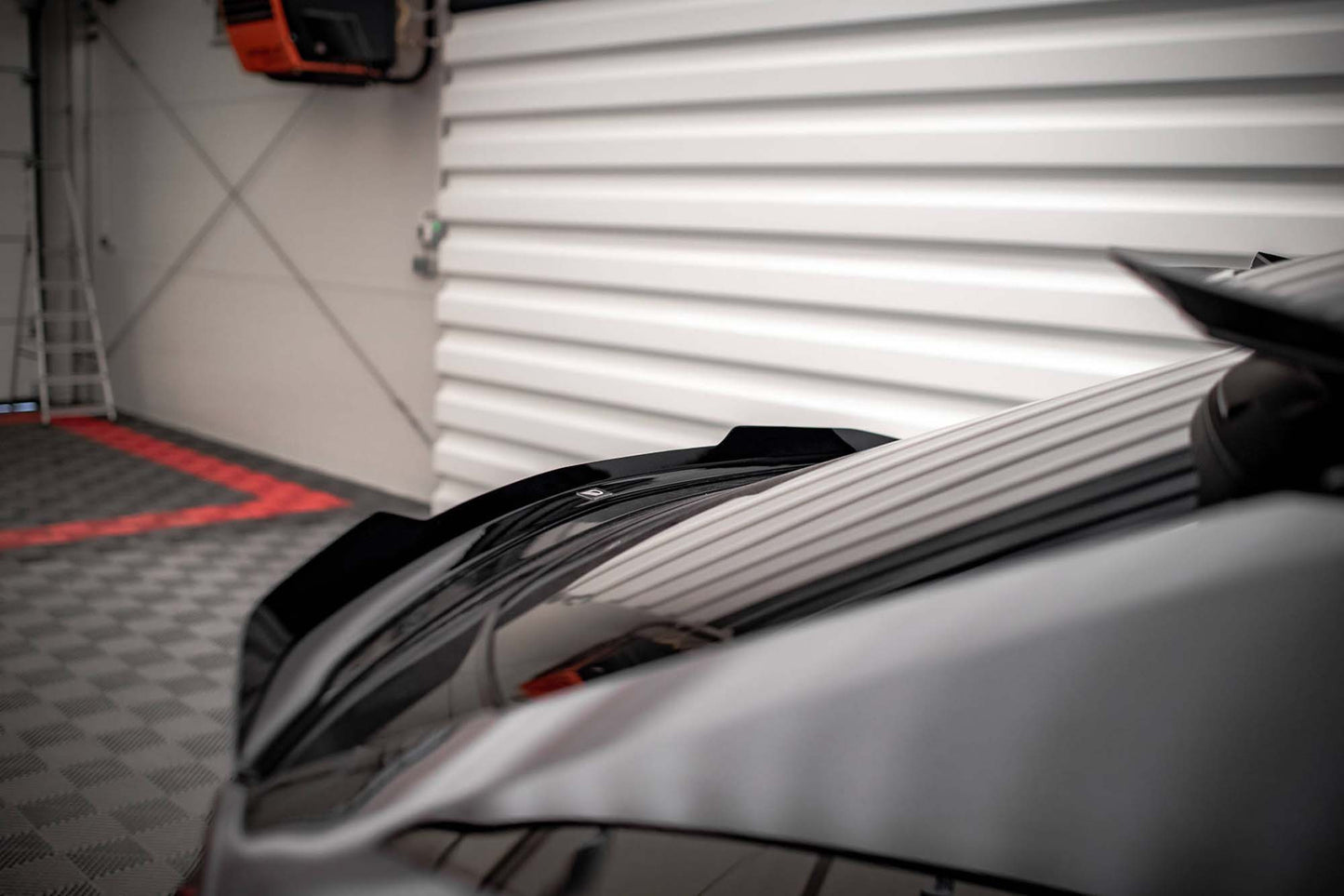 Spoiler portbagaj Maxton Design pentru Lamborghini Urus MK1 (dupa 2018), lac negru