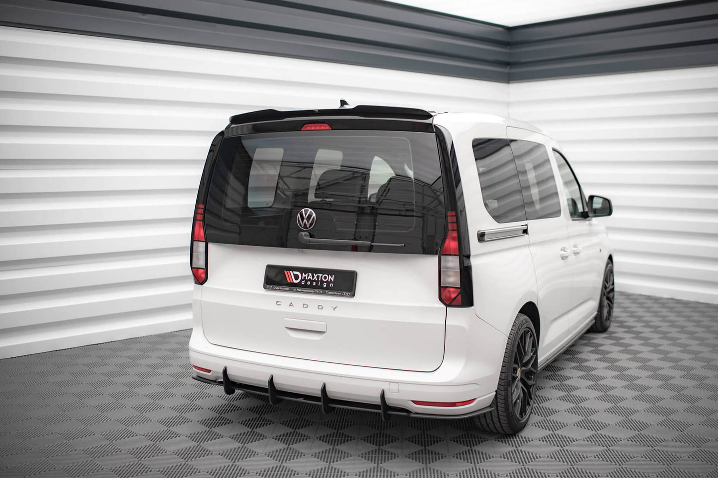Spoiler hayon Maxton Design pentru VW Caddy dupa 2020, negru mat