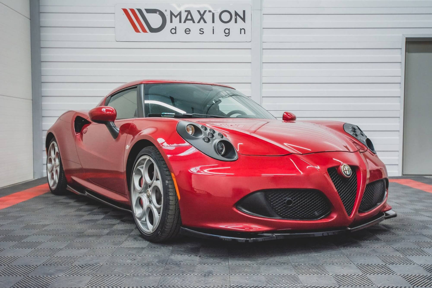 Maxton Design spoiler pentru Alfa Romeo 4C 2013-2017 bara fata, negru lucios
