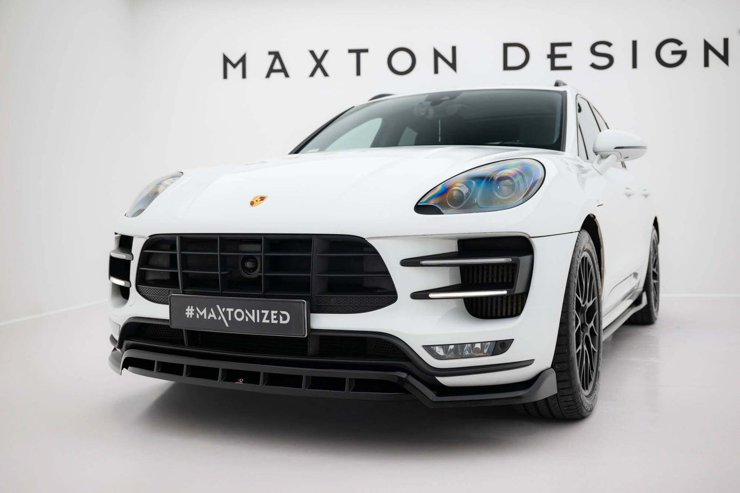 Spoiler bara fata Maxton Design pentru Porsche Macan Turbo (2014-2018), lac negru