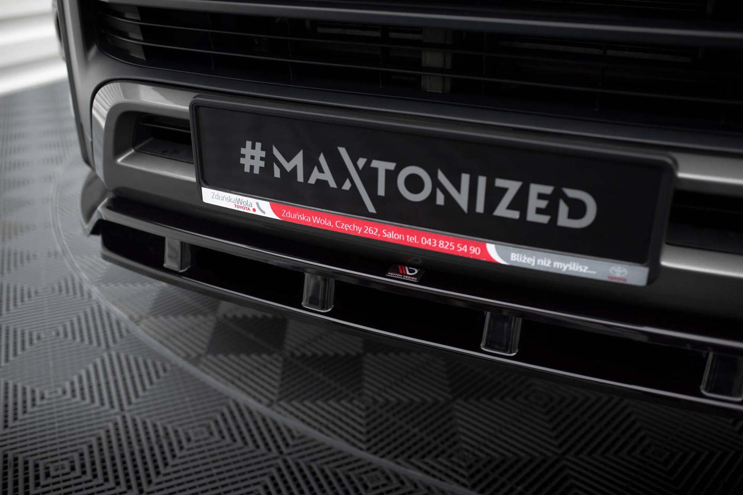 Spoiler / Splitter bara fata Maxton Design pentru Toyota Hilux Invincible (dupa 2020), lac negru