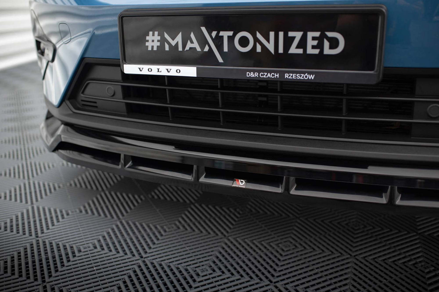 Spoiler / Splitter bară față Maxton Design pentru Volvo C40 (după 2021), negru lucios