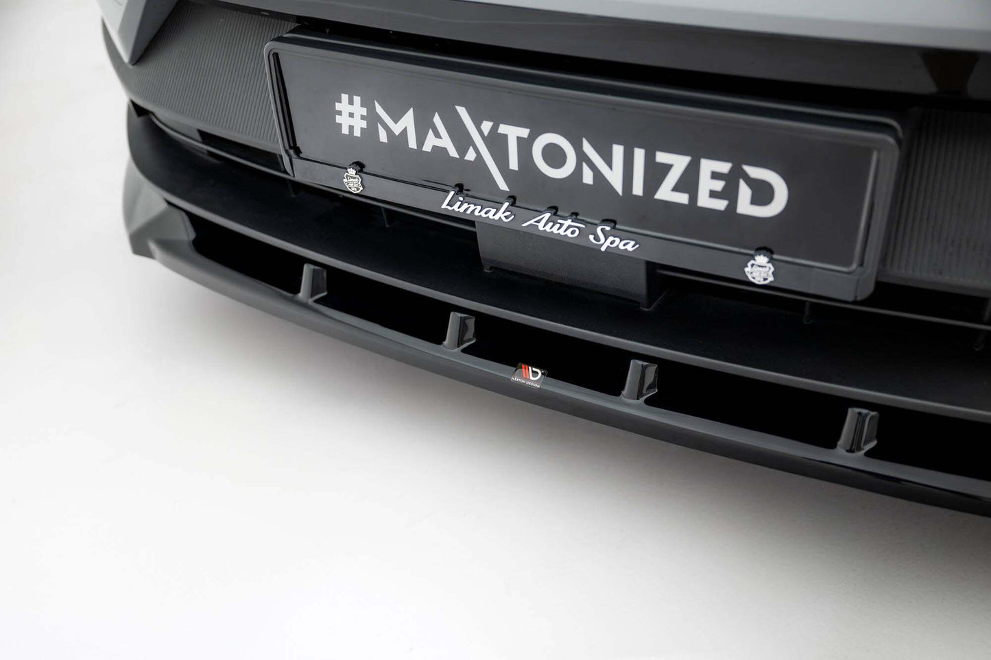 Spoiler Maxton Design pentru bara fata Volvo EX30 dupa 2023, negru lacuit