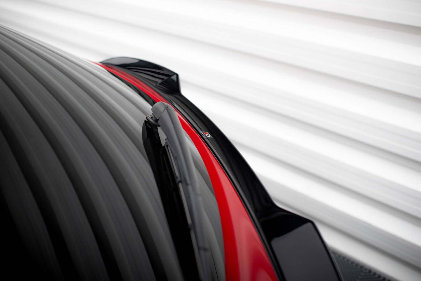 Spoiler Maxton Design pentru plafon Alfa Romeo Tonale dupa 2022, negru lucios