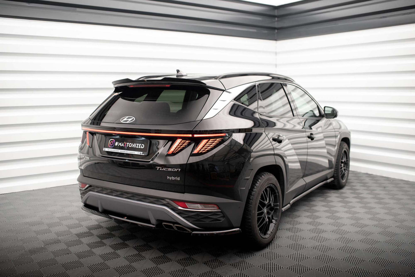 Spoiler plafon Maxton Design pentru Hyundai Tucson (2020-2024), lac negru