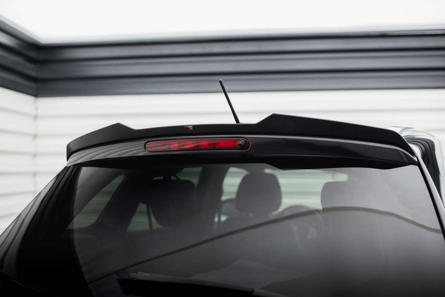 Spoiler plafon Maxton Design pentru Suzuki Vitara S dupa 2015, lac negru