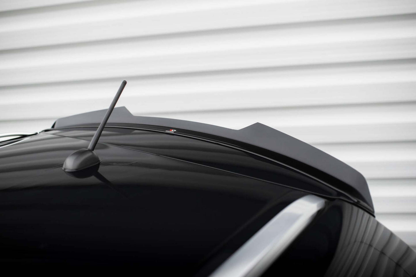 Spoiler plafon Maxton Design pentru Suzuki Vitara S dupa 2015, lac negru