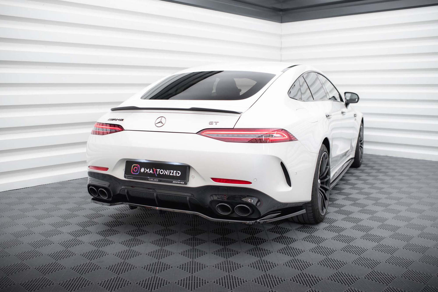 Spoiler Maxton Design pentru bara spate AMG a modelului Mercedes GT 43 Coupe V8 dupa 2018, 4 usi, negru lucios