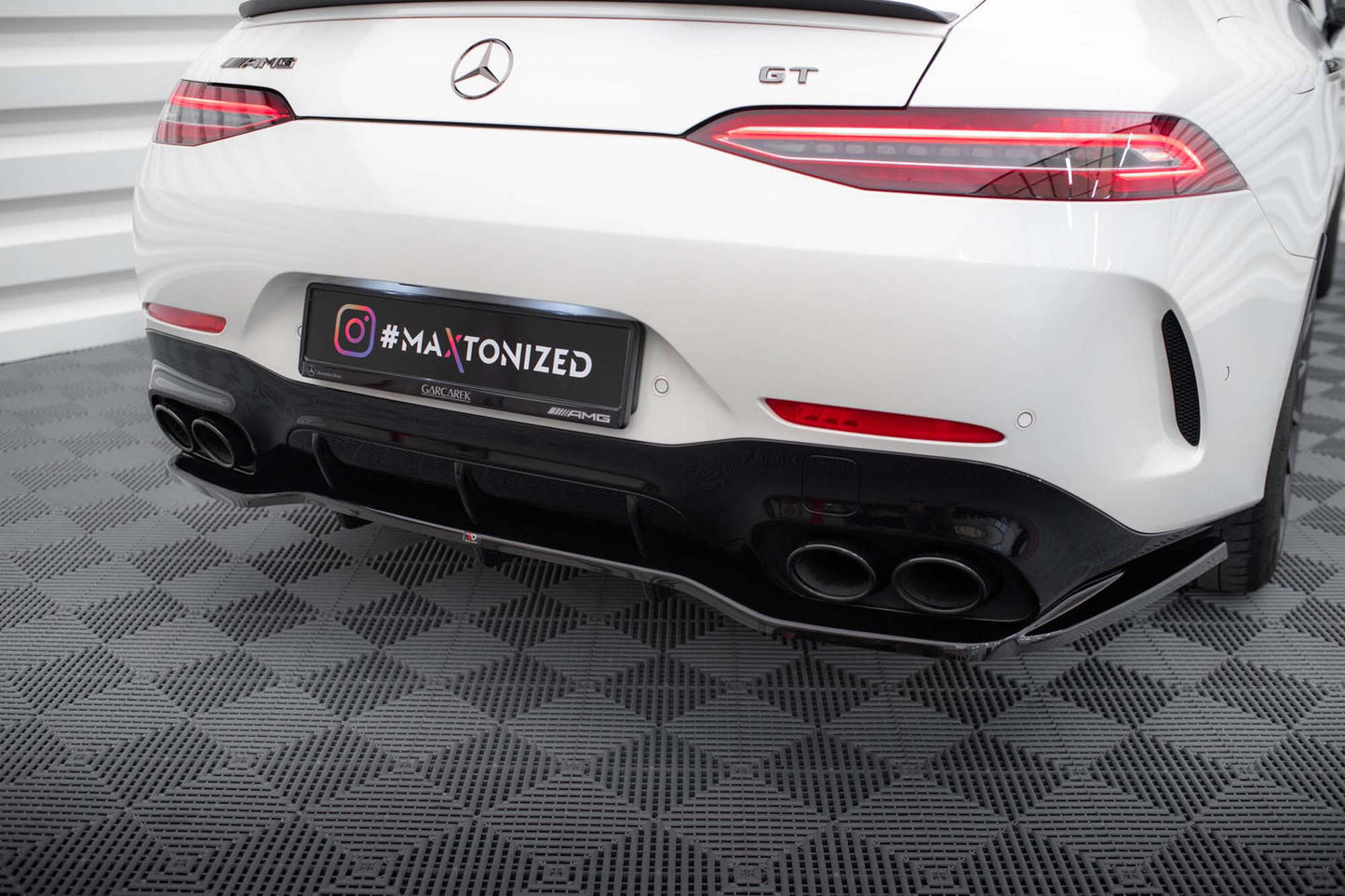 Spoiler Maxton Design pentru bara spate AMG a modelului Mercedes GT 43 Coupe V8 dupa 2018, 4 usi, negru lucios