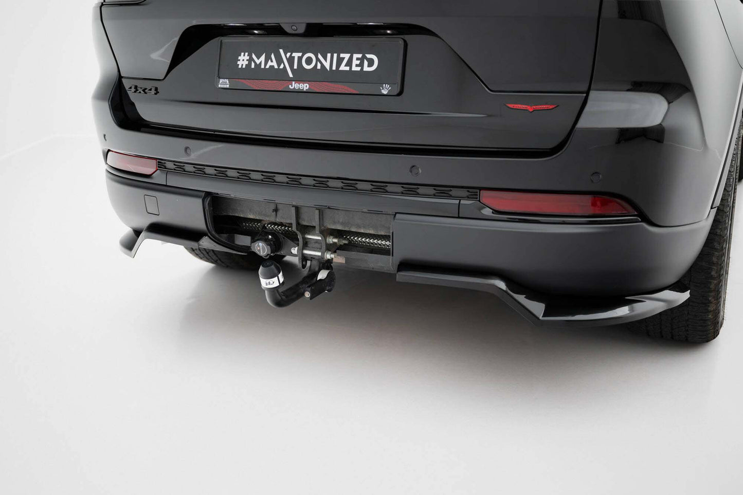 Spoiler bara spate Maxton Design pentru Jeep Grand Cherokee Trailhawk (dupa 2021), lac negru