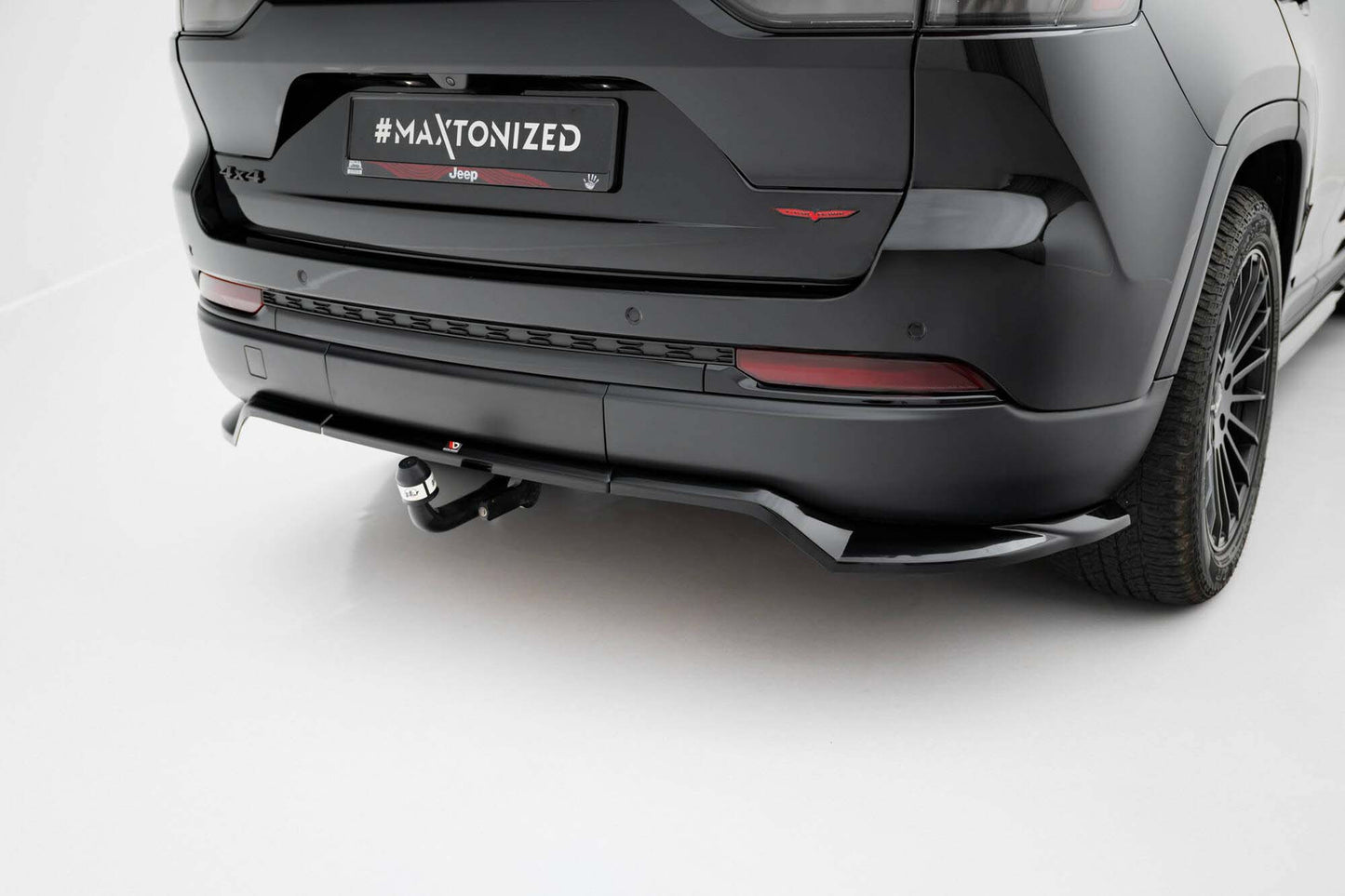 Spoiler bara spate Maxton Design pentru Jeep Grand Cherokee Trailhawk (dupa 2021), lac negru