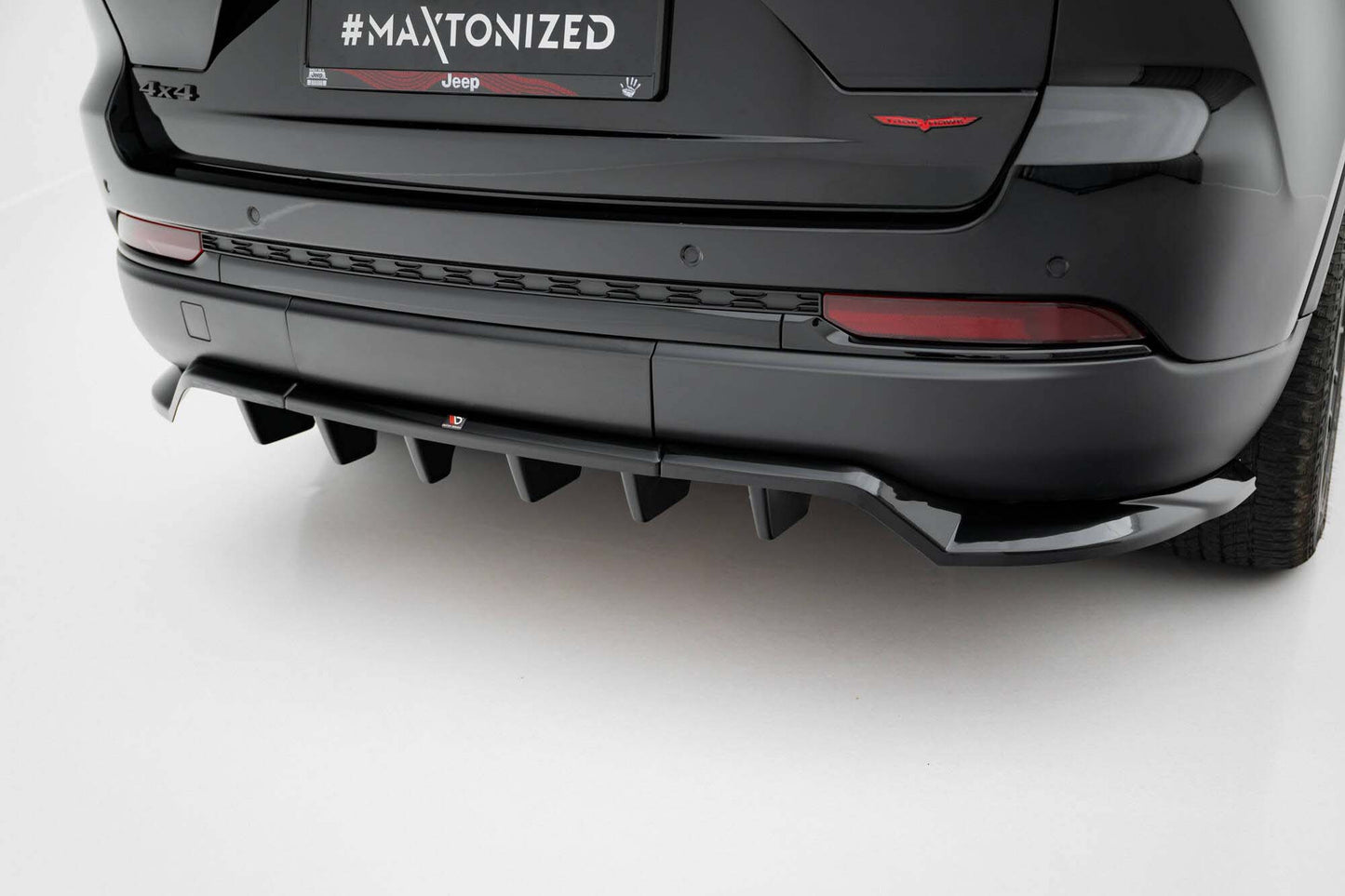 Spoiler bara spate Maxton Design pentru Jeep Grand Cherokee Trailhawk (dupa 2021), lac negru