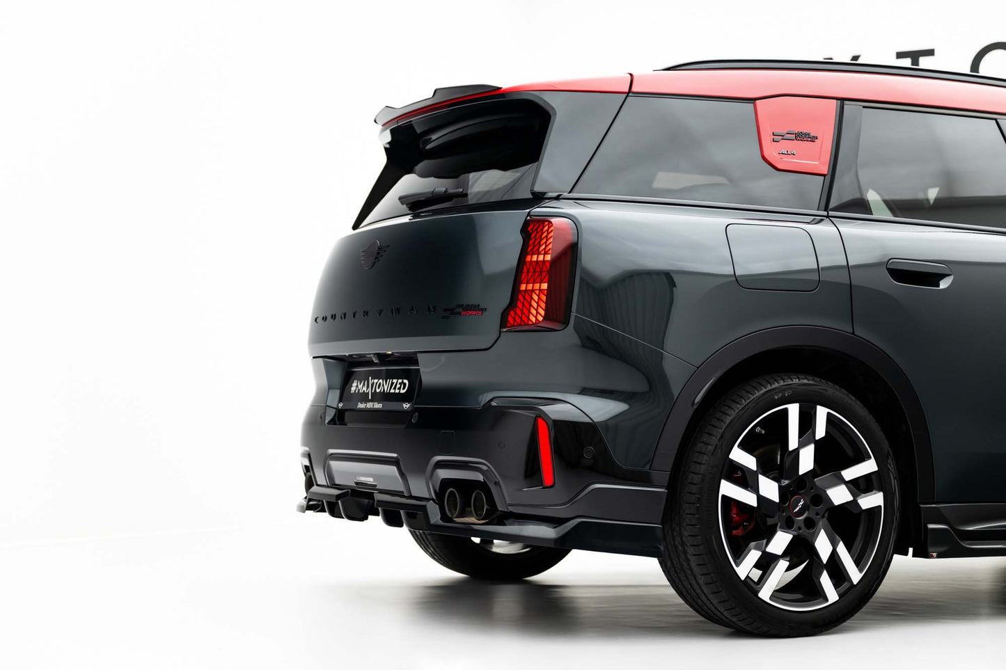 Difuser bara spate Maxton Design pentru Mini Countryman JSW U25 (dupa 2023), negru lucios