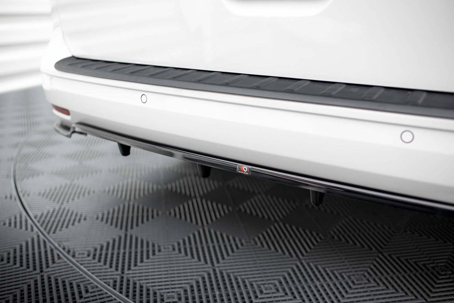 Maxton Design spoiler bara spate pentru Volkswagen Caddy Maxi (dupa 2020), negru lacuit