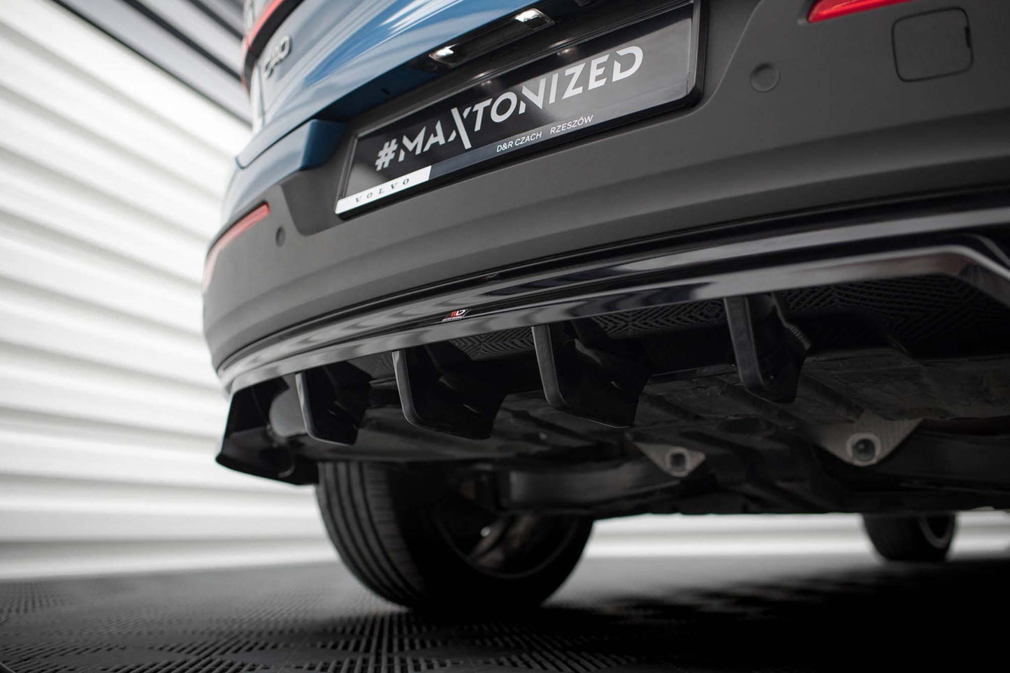 Spoiler / Difuser Maxton Design pentru bara spate Volvo C40 (dupa 2021), negru lucios